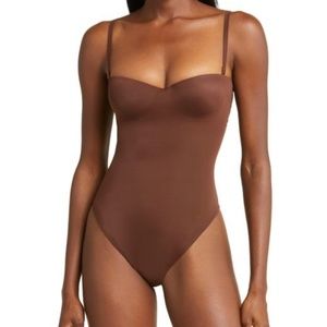 NWT Contour Lift Straight Neck Bodysuit SMALL